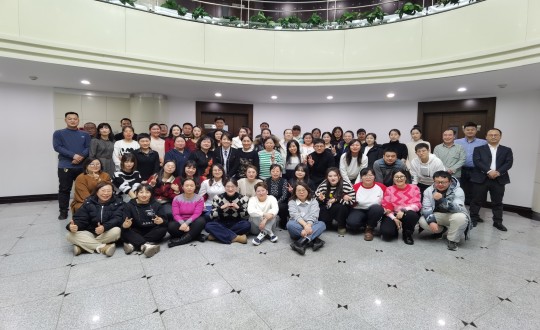 2024年1月13日，，，，药业公司举行2023年度总结表扬暨“平行腾飞”主题年会_副本.jpg